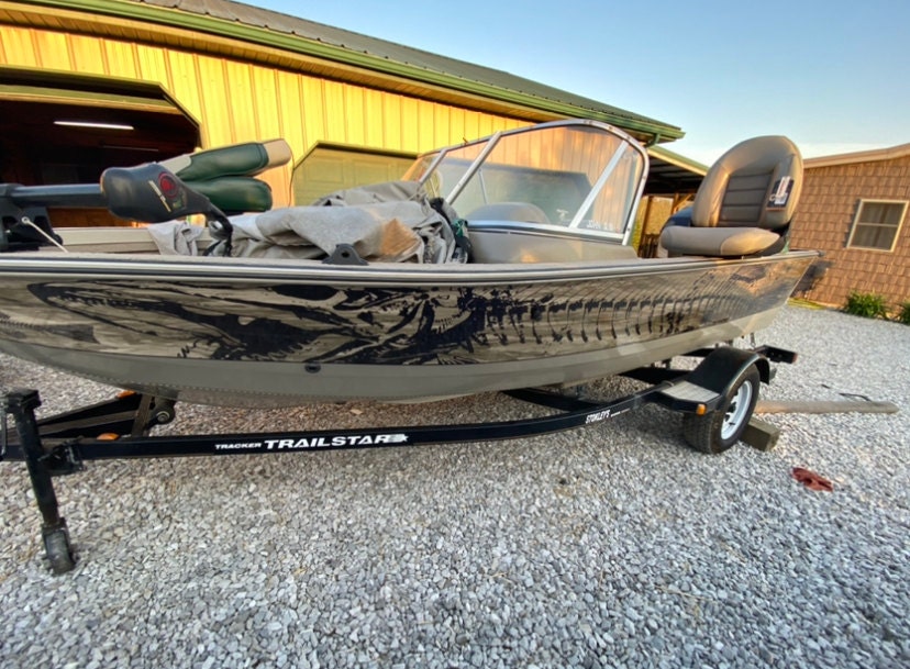 Boat Pontoon Wrap Vinyl Decal Graphic Racine Kenosha Wisconsin Musky Skeleton